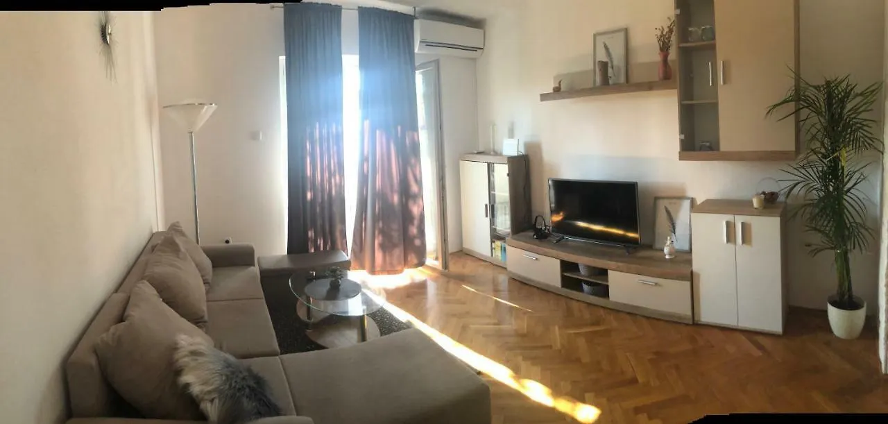 Apartment Kula 克罗诺维察 0*,